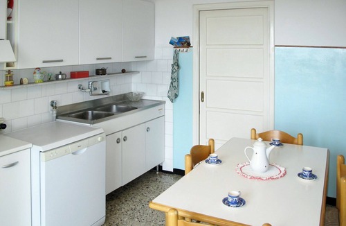 Ranzi House | Beautiful private villa for 4 guests with WIFI, TV, patio, pets allowed and panoramic view