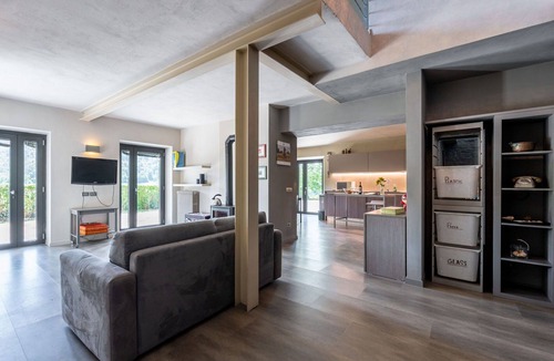 Bossolasco House | Beautiful private villa for 6 people with private pool, WIFI, TV, patio and pets allowed