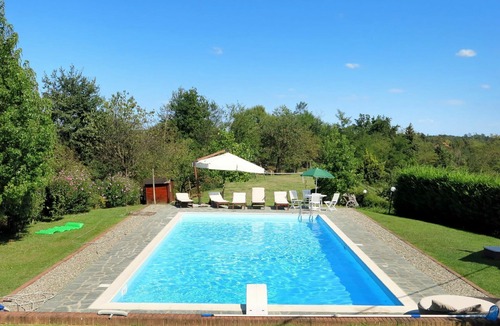 Capriglio House | Beautiful private villa for 10 people with WIFI, private pool, TV, terrace and pets allowed