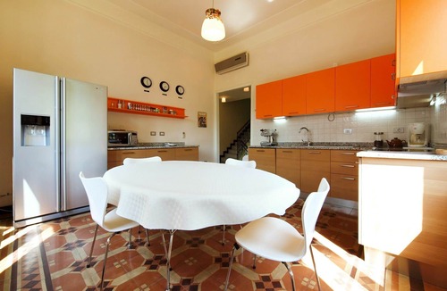Sarezzano Villa | Beautiful private villa with WIFI, private pool, A/C, hot tub, TV, terrace and pets allowed