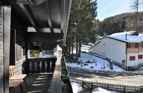 Madesimo House | Beautiful private villa for 9 people with WIFI, hot tub, TV, balcony and pets allowed
