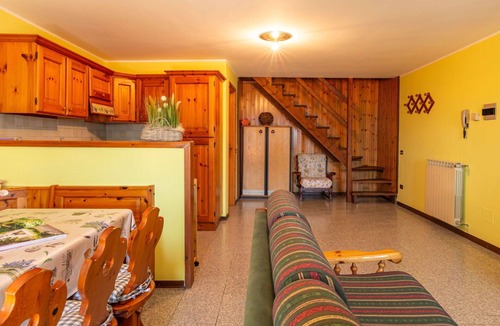 Stazzona House | Beautiful private villa for 8 guests with WIFI, TV, terrace, pets allowed and parking