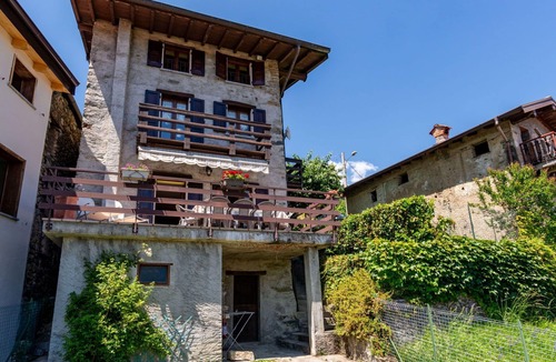 Stazzona House | Beautiful private villa for 8 guests with WIFI, TV, terrace, pets allowed and parking