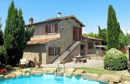 Oliveto Villa | Beautiful private villa for 8 people with WIFI, private pool, TV, patio and pets allowed