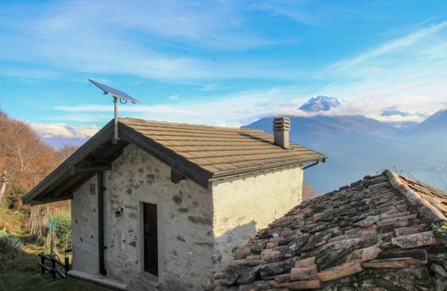 Cremia House | Beautiful private villa for 4 people with TV, terrace and pets allowed