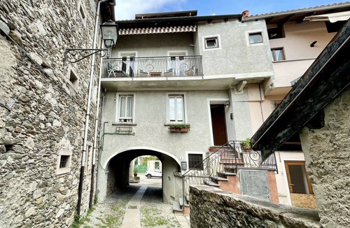 Baveno House | Beautiful private villa for 5 guests with WIFI, TV and balcony