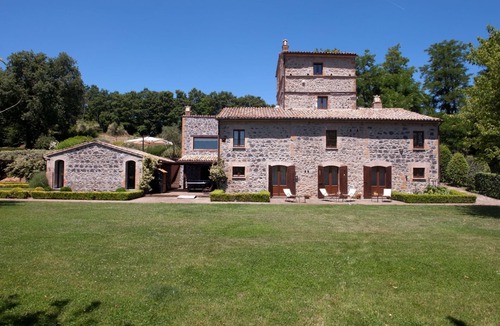 Porano Villa | Beautiful private villa for 10 people with A/C, private pool, WIFI, TV and patio