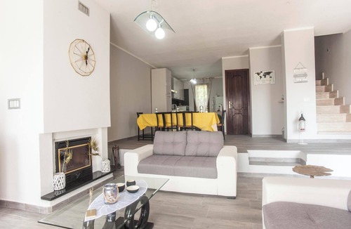 Sarroch House | Beautiful “Sweet House Pula” with Sea View, Wi-Fi, Garden & Terrace