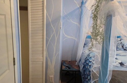 Austral Bed & Breakfast | Beautiful Tree Top themed room