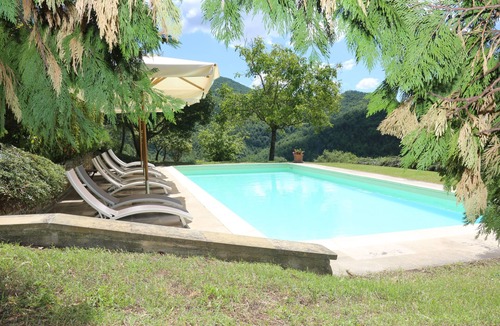 Sansepolcro Villa | Beautiful Tuscan Villa with large garden and ample outside space