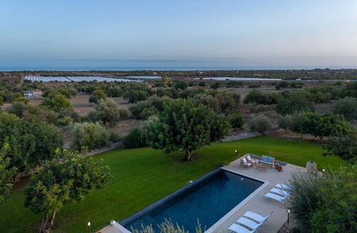 Casa Papa Villa | Beautiful villa with pool, jacuzzi and panoramic view of the countryside.