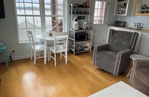 Belhaven Cottage | Beautiful Waterfront Cottage on the Pungo River