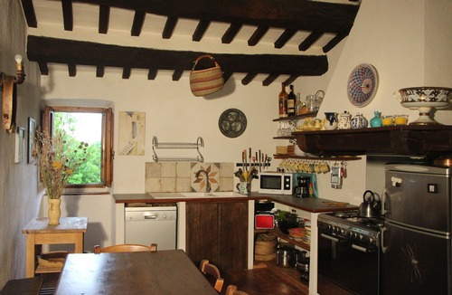 Cortona House | Beautifully restored 16th C farmhouse w/exclusive pool, woodlands, olive groves