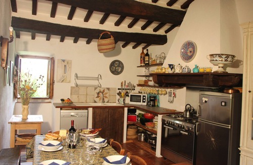 Cortona House | Beautifully restored 16th C farmhouse w/exclusive pool, woodlands, olive groves