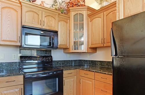 Estes Park Condo | Beaver Mountain 20A - 2 Br Condo with Private Hot Tub - Mountain Views