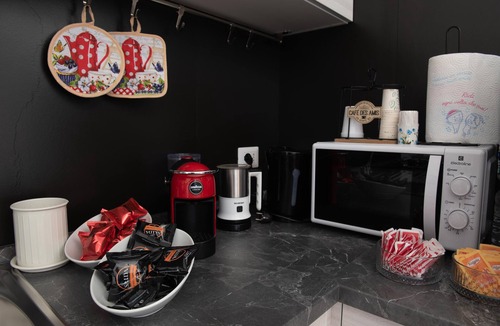 Montecastrilli Bed & Breakfast | Bed and Breakfast 'Dolce Alba' with Private Garden, Wi-Fi and Air Conditioning