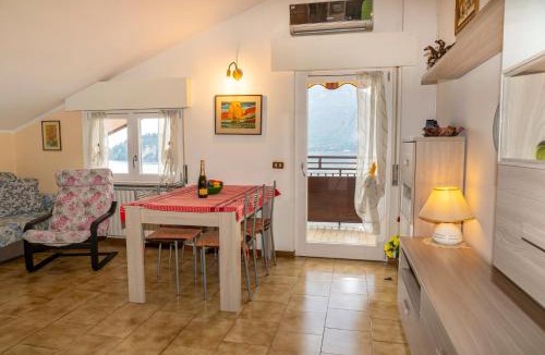 Fiumelatte Apartment | Bellavista garden and flowers