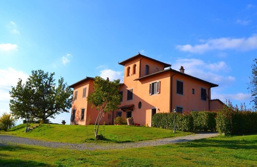 Stabbia House | Belvilla by OYO Holiday home with pool in Stabbia