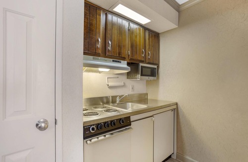 Morristown Hotel | Best Western PLUS Morristown Inn-Florham Park