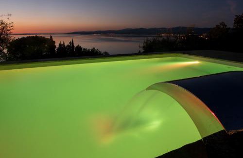 San Feliciano Villa | Bianca la Luna amazing villa lakeside view