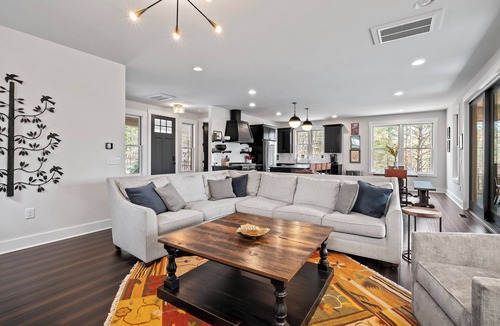 Nebo House | Birdsong | Fire Pit & Easy Access to Lake James!