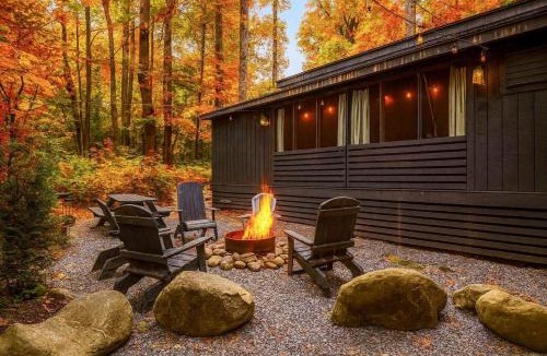 Rocky Grove House | Black Bear Lodge - Fire Pit - Hot Tub