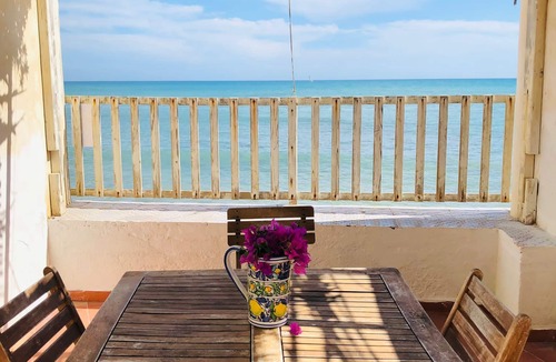 Caucana-finaiti-casuzze-finaiti Nord House | Blue House: terrace and veranda overlooking the sea from the garden. Beach access from home