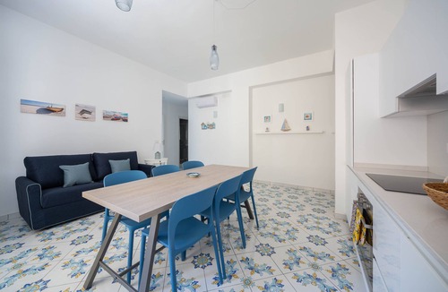 Maiori Apartment | Blue Moon is a comfortable holiday house located in the heart of Maiori