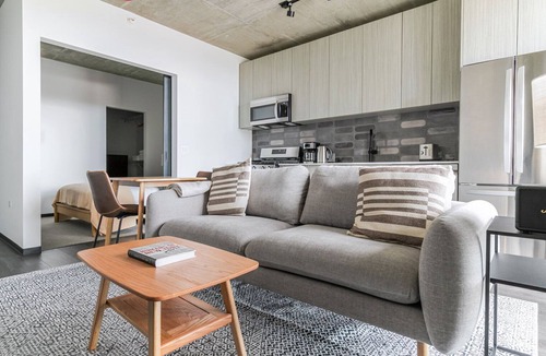 Near West Side Apartment | Blueground | West Loop, rooftop, nr Union Park