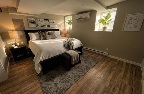 Wilmington Apartment | Boardwalk- large modern unit with King bed fast WIFI free coffee and easy parking