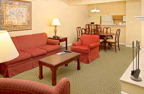 Berkeley Resort | Book your Williamsburg stay at great rates!
