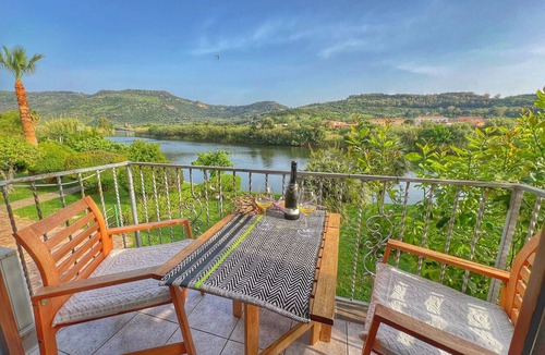 Bosa Historic Centre Apartment | BOSA APARTMENTS.COM | BALCONY ON THE RIVER