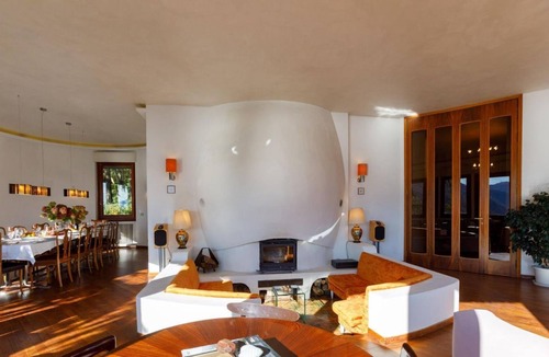 Civenna Villa | BREATH TAKING VIEWS OF LAKE COMO- THE ESSENCE OF STYLE& LUXURY