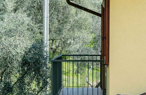 Zorzino Apartment | Bright apartment with lake view and pool