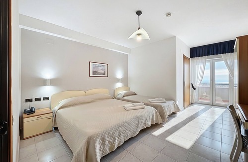 Monte Sant'Angelo Bed & Breakfast | Bright B&B with Sea View Balcony – 229 – Santangelo – Pool