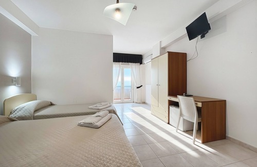 Monte Sant'Angelo Bed & Breakfast | Bright B&B with Sea View Balcony – 229 – Santangelo – Pool