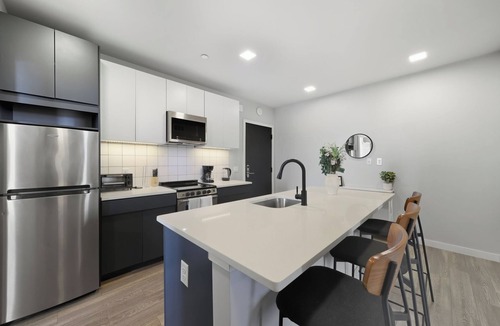 Northern Liberties Apartment | Bright Modern 2BR Apartment in Prime Location