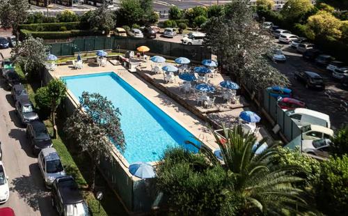 Quartiere XXIX Ponte Mammolo House | Bright Room 2 min Metro B 20 min Colosseum private bathroom swimming pool free parking