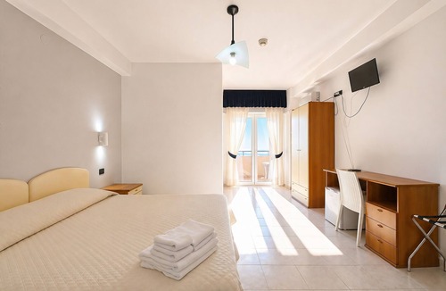 Monte Sant'Angelo Bed & Breakfast | Bright Sea View B&B with Balcony - 345 - Santangelo - Pool