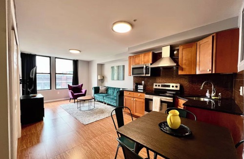 Chinatown Apartment | Bright& Stylish 2bd Apt next to Convention Center