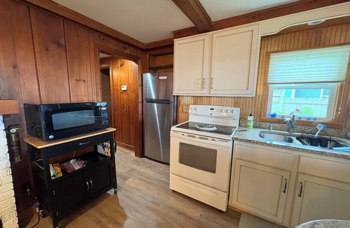 Fox Crossing Cottage | Brighton Beach Cottage/On Lake Winnebago & 25 Min From Lambeau Field