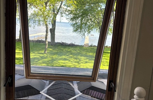 Fox Crossing Cottage | Brighton Beach Cottage/On Lake Winnebago & 25 Min From Lambeau Field