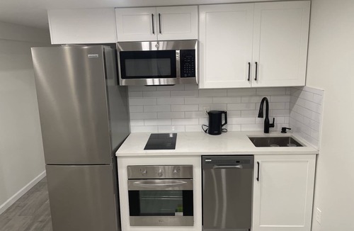 Windsor Terrace House | Brooklyn Gem: Steps from Prospect Park, Modern Comforts & Easy Manhattan Access