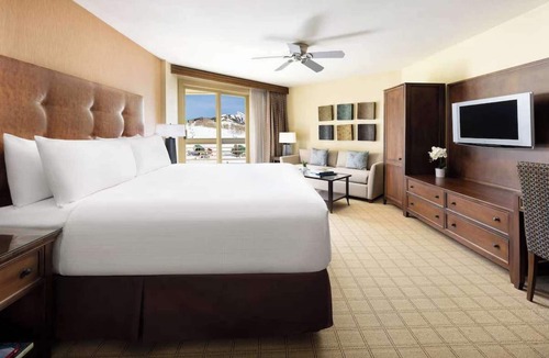 Crested Butte Hotel | By Mt. Crested Butte + Skiing. Restaurant. Spa.