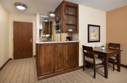 Crested Butte Hotel | By Mt. Crested Butte + Skiing. Restaurant. Spa.