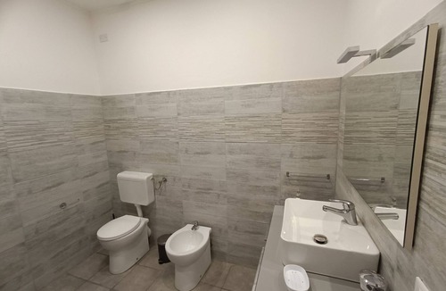 Gorizia Apartment | Byron's Holiday House (Ground Floor)
