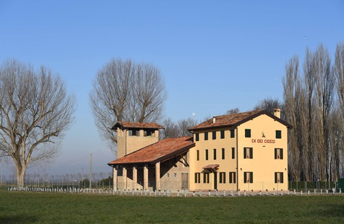 Concordia Sagittaria House | CA 'DEI CIOSSI BORDEAUX SUITE. N 3
