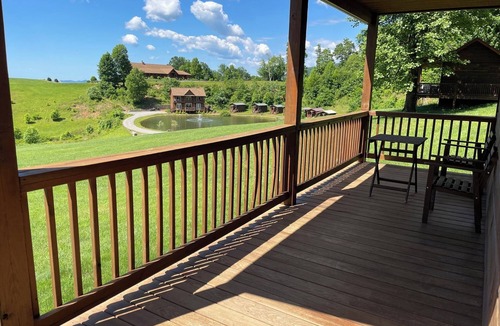 Purlear Cabin | Cabin #3 The Sky Retreat - Off the Blue Ridge Parkway