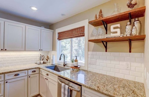 Blue River Cabin | Cabin with Pool Table only 10 minutes from downtown Breckenridge!