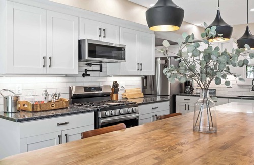 Bardstown House | Call Me Old Fashioned! *Heart of Bardstown Square*